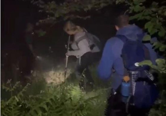 Momento del rescate de los montañeros perdidos en los Lagos de Covadonga.