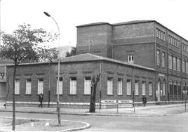 La cárcel de la Inquisición se encontraba en la zona que hoy ocupa el Colegio Macías Picavea, en la calle Real de Burgos.
