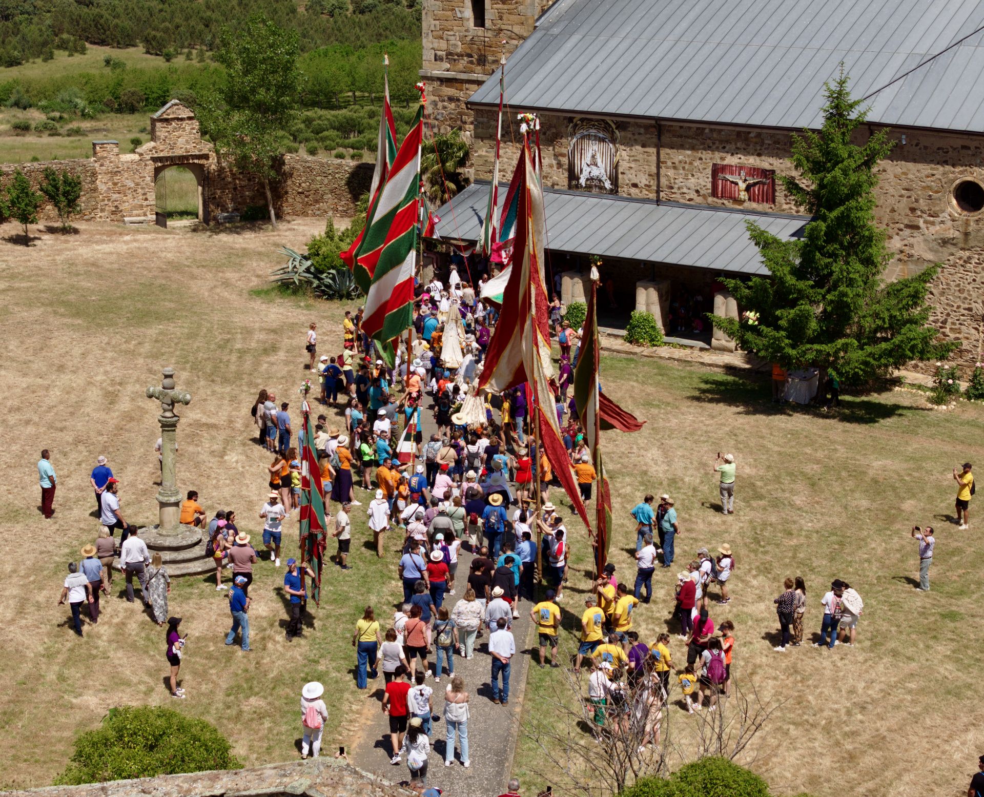 Celebración de la Romería de la Pascua de San Pentecostés en el Santuario de la Virgen de Castrotierra