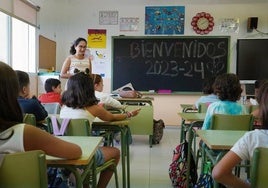 Una docente en el aula.