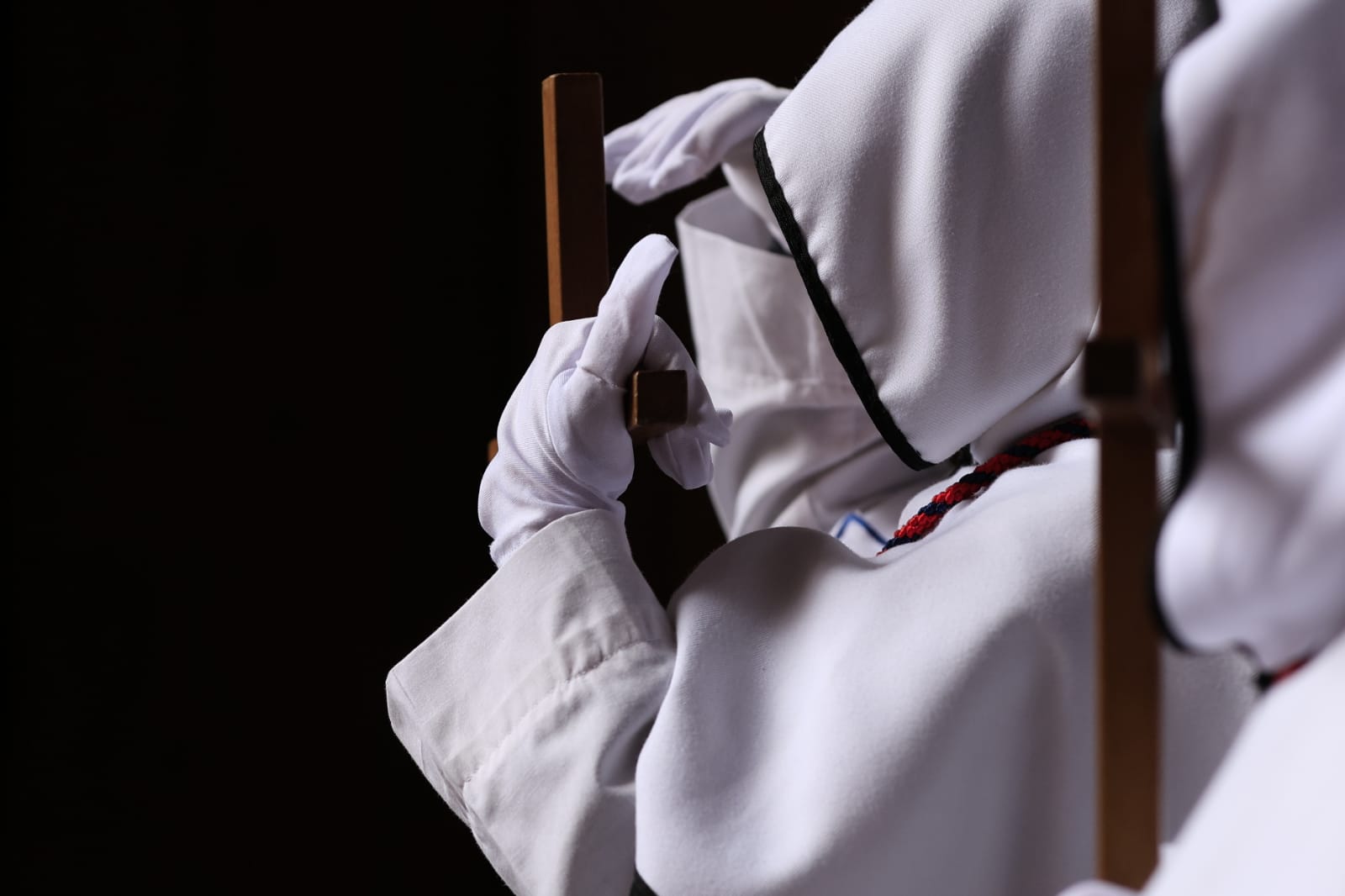 La lluvia respeta el Jueves Santo de Salamanca con el Vía Crucis desde la Catedral